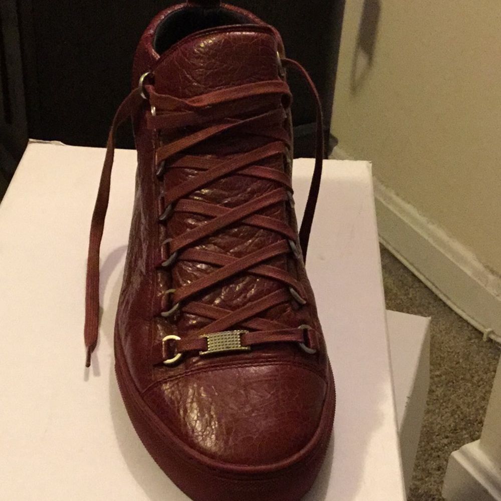 Sneakers - Picture 5 of 5